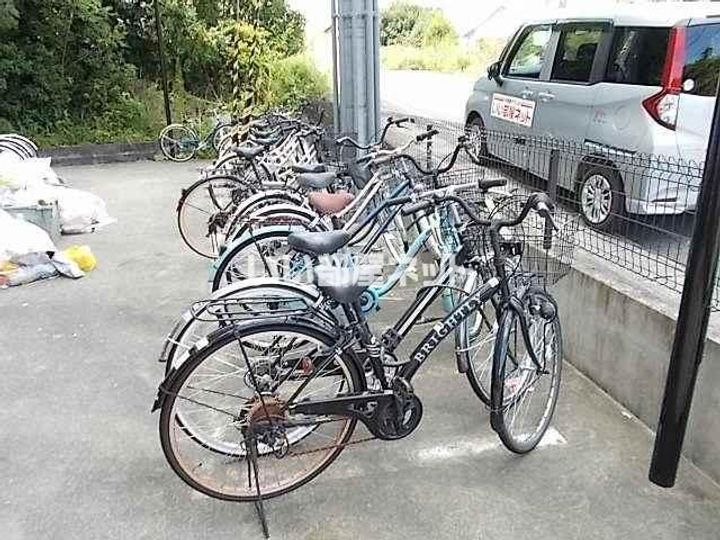 滋賀県草津市岡本町の賃貸マンションの地図