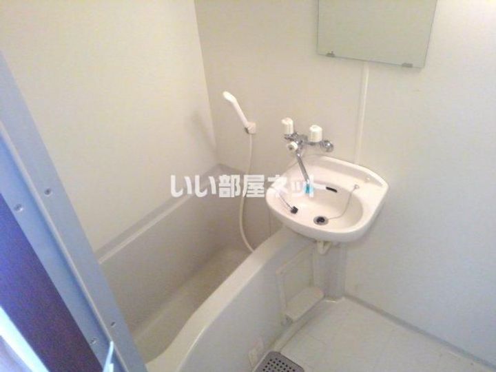 滋賀県草津市岡本町の賃貸マンションの風呂