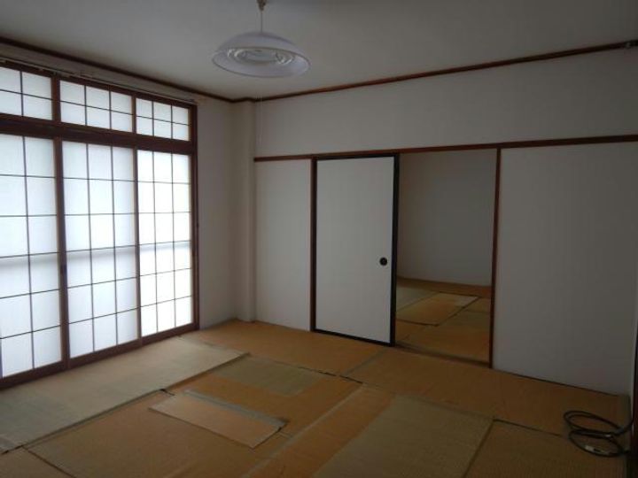 レジデンスにへいの居間