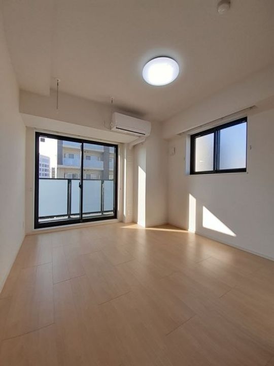 東京都台東区今戸1(マンション)の賃貸物件の居間