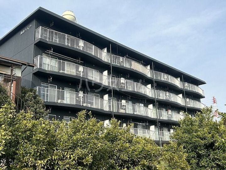 興津ハイツの外観