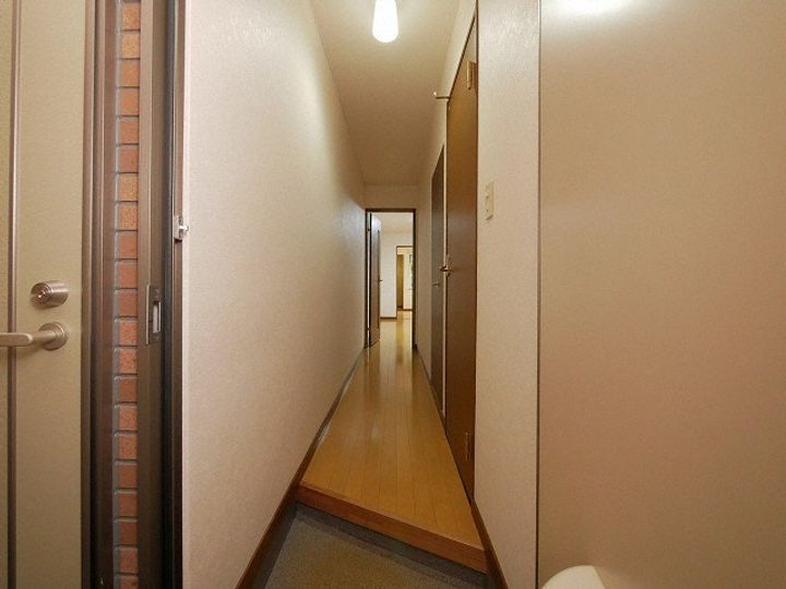 フロルドゥコルザの玄関