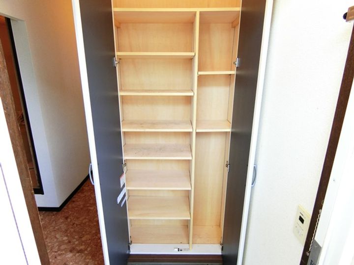 メゾンドミュゲの玄関