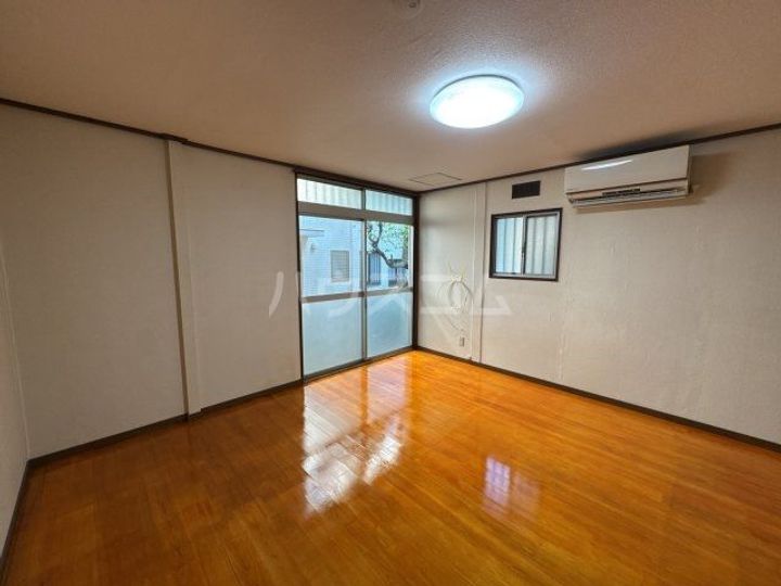 神奈川県横須賀市汐入町5(一戸建)の賃貸物件の居間