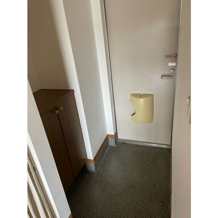 コーキア神楽の玄関