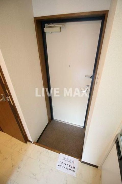 デュオフィール島津山の玄関