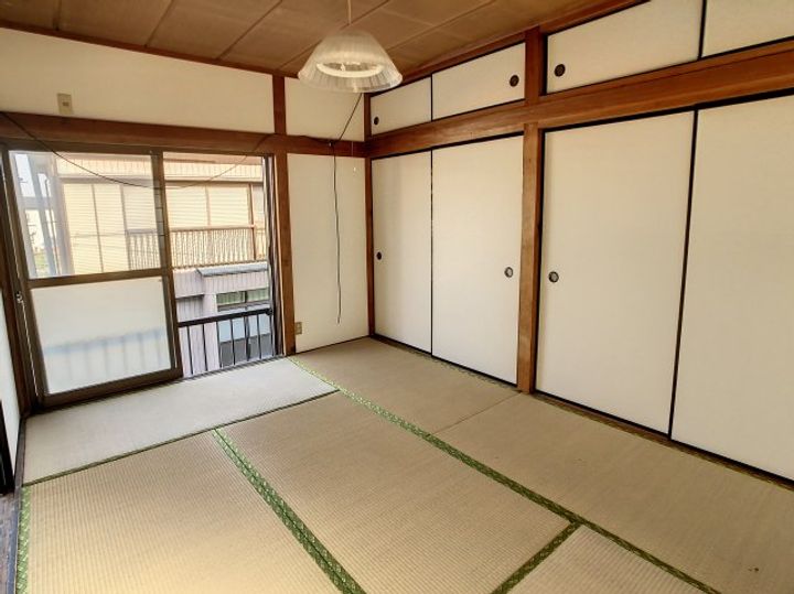 浦松アパートの居間