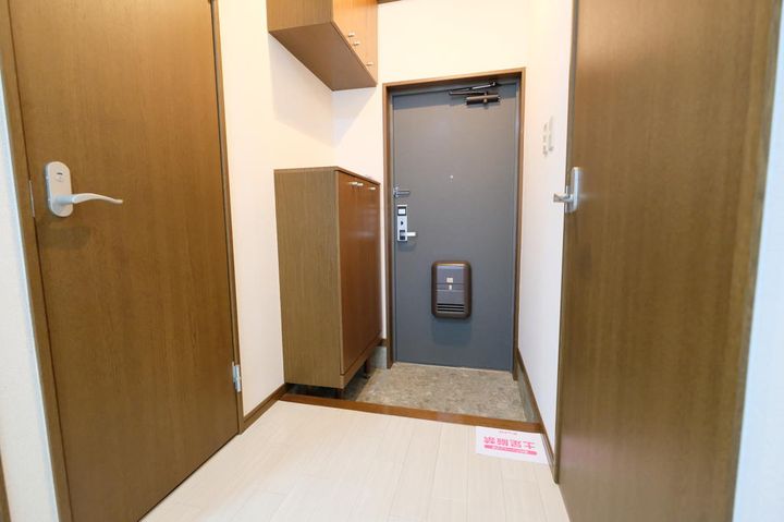 パールハウスIIの玄関