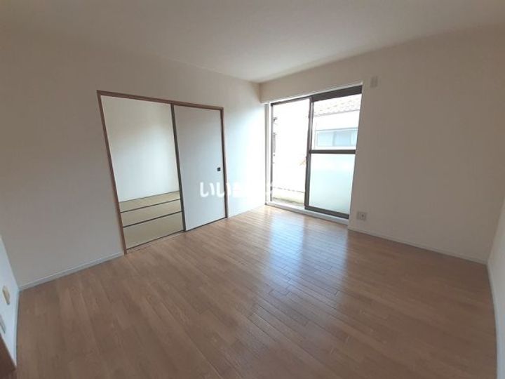 セラミックハウスBeeの居間