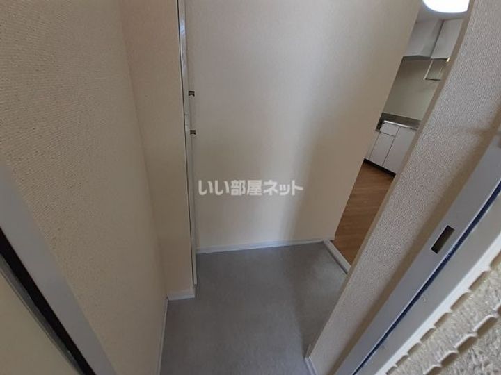 セラミックハウスBeeの玄関