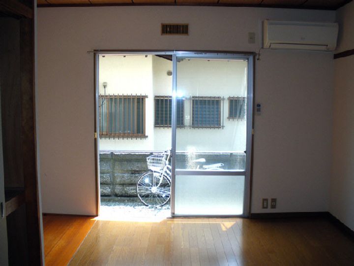 静岡県三島市壱町田(アパート)の賃貸物件の居間