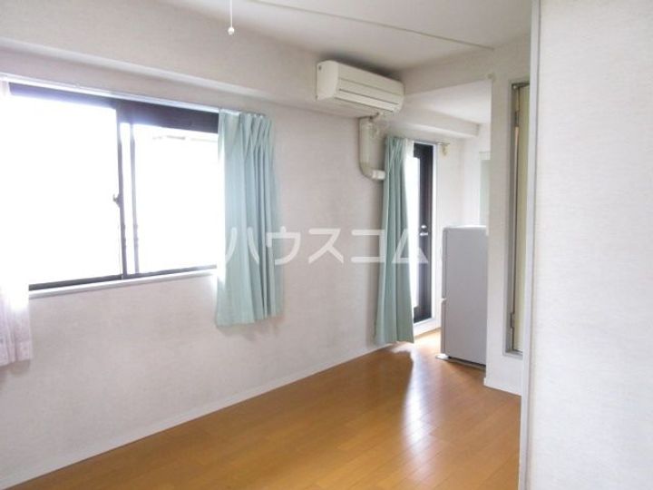 QU館の居間