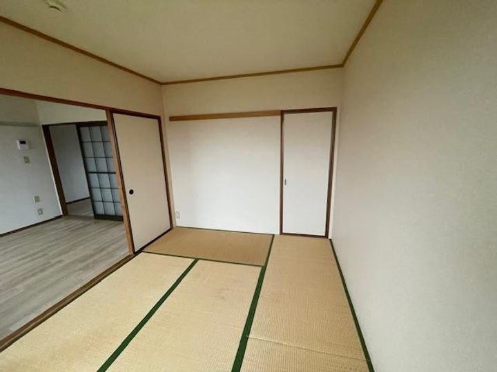 ティーエムハイツB棟の居間
