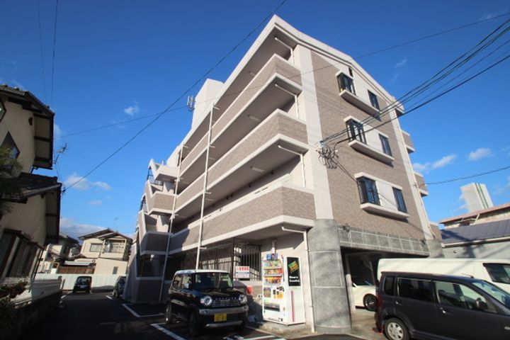 パティシェール吉川IIの外観