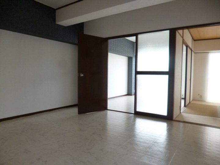 パインリーフ甲子園の居間