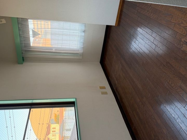 大棟ビルの居間