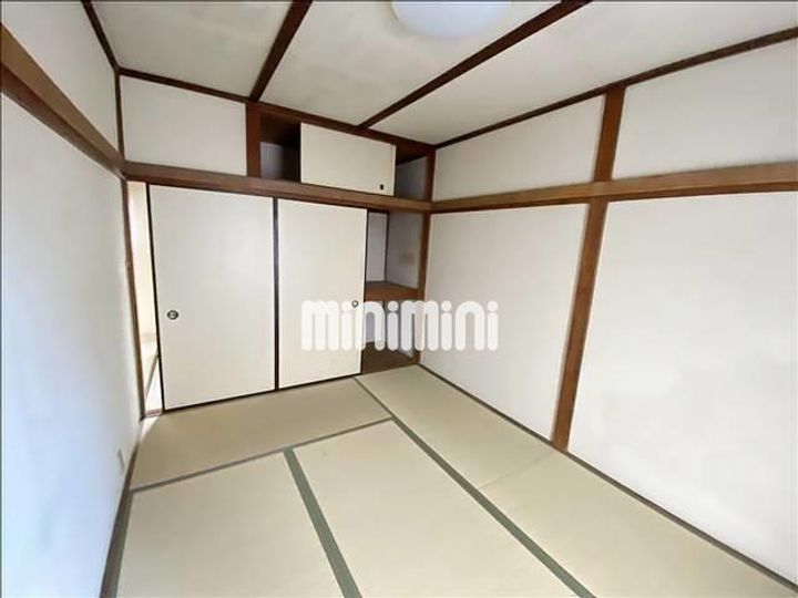 片岡荘の内装