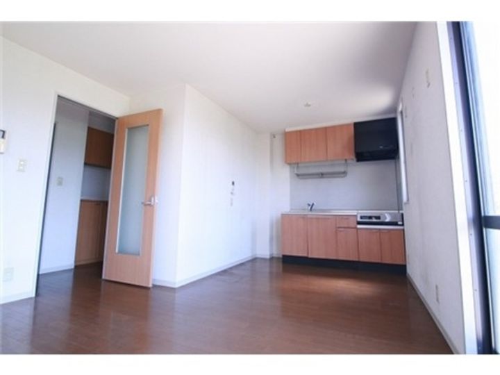 岡山県倉敷市西中新田の賃貸アパートの居間