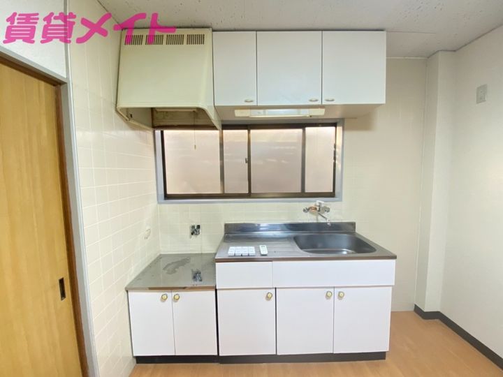 ソレイユ伊勢若松のキッチン