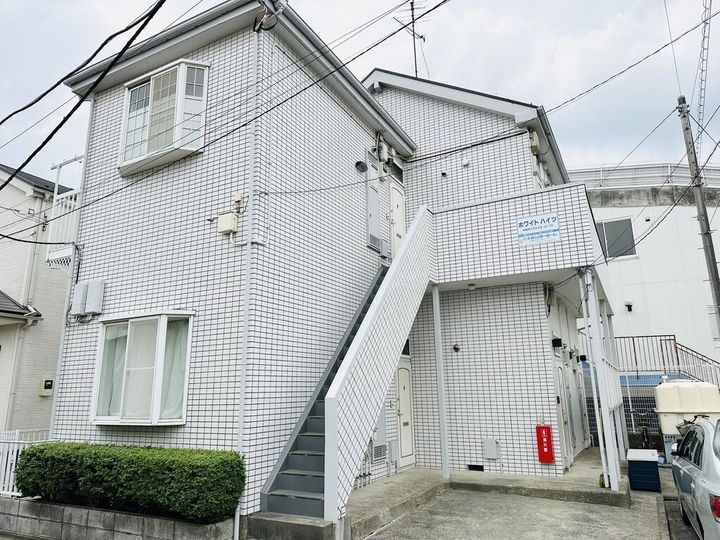 ホワイトハイツの外観