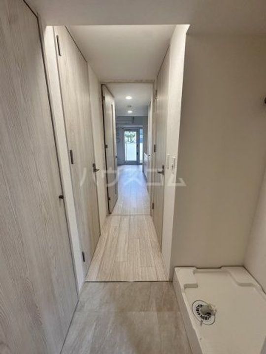 ルネフラッツ庄内通駅前の玄関