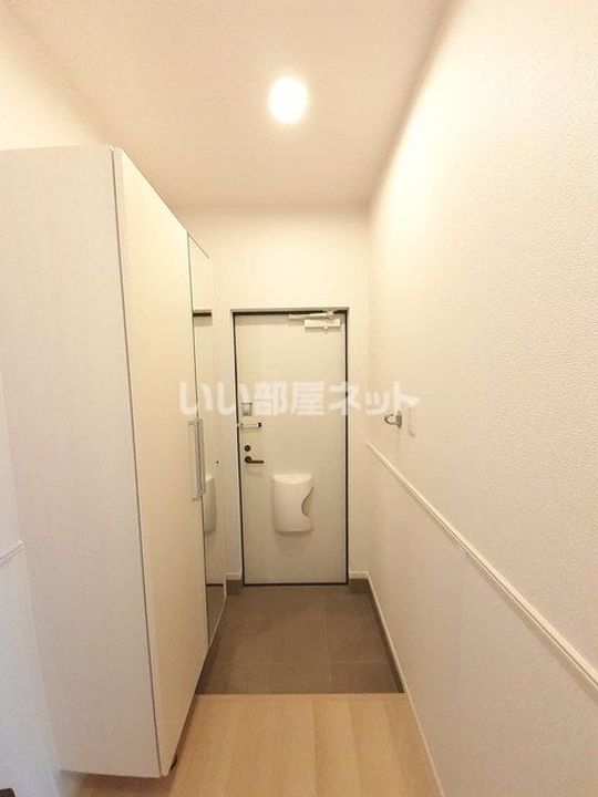 大阪府泉南市男里4(アパート)の賃貸物件の玄関