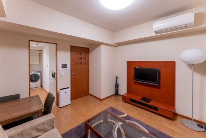 東京都港区六本木3(マンション)の賃貸物件の居間