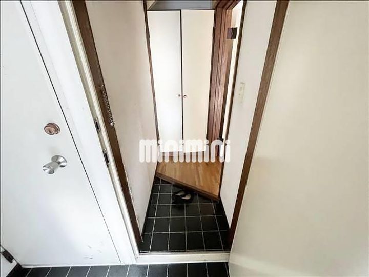 メゾンロジェの玄関