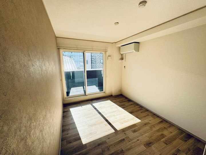 メリディアン柳生 壱番館の居間