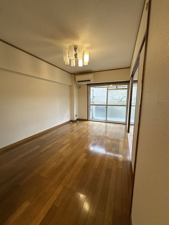 千葉県千葉市稲毛区稲毛東4(マンション)の賃貸物件の居間