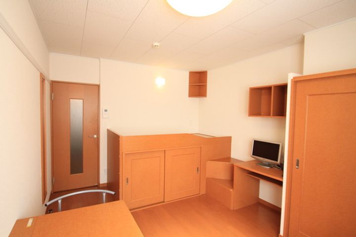 新潟県新発田市住吉町5(アパート)の賃貸物件の居間