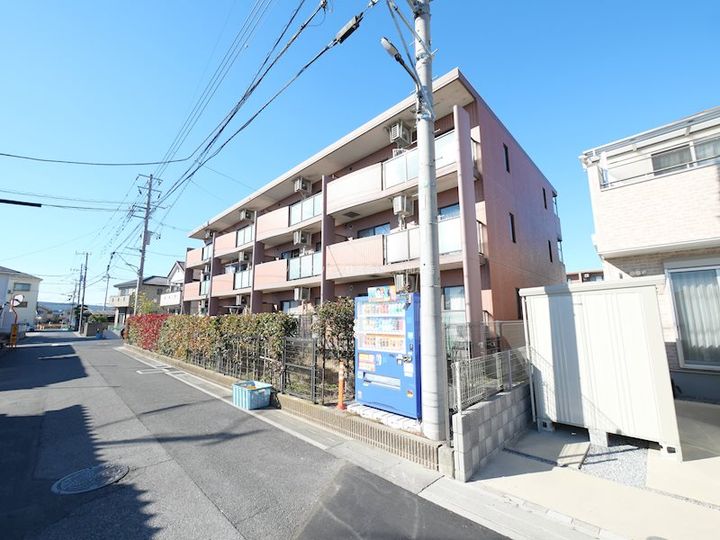 埼玉県草加市青柳6(マンション)の賃貸物件の外観
