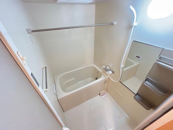 ミストラルIの風呂