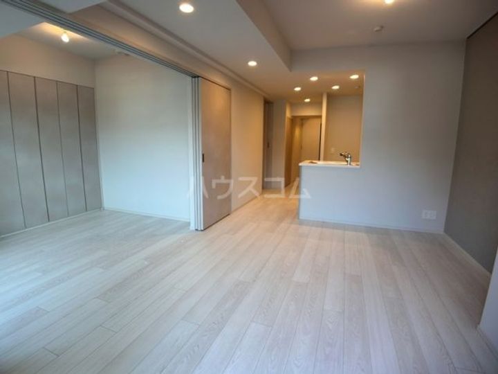 ルフォンプログレ志村坂上の居間