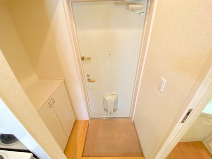 ファーネスト春口の玄関