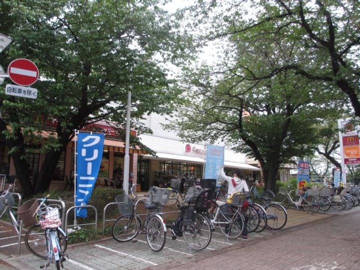 パルコアの周辺