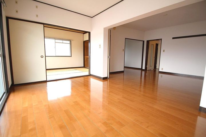 グリーン白鳥の居間