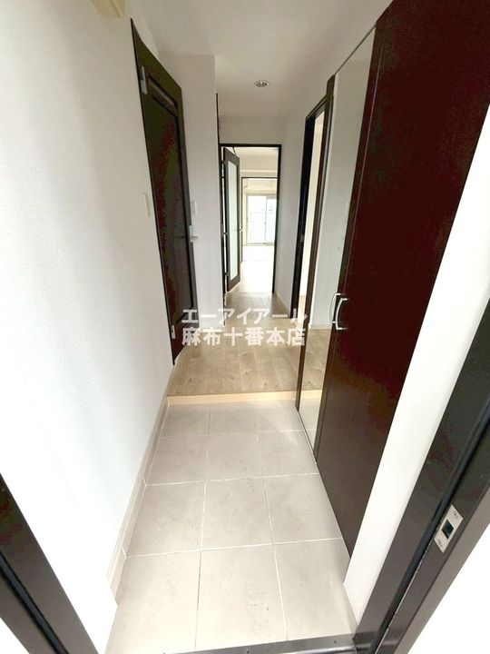 ソレイユ田町の玄関