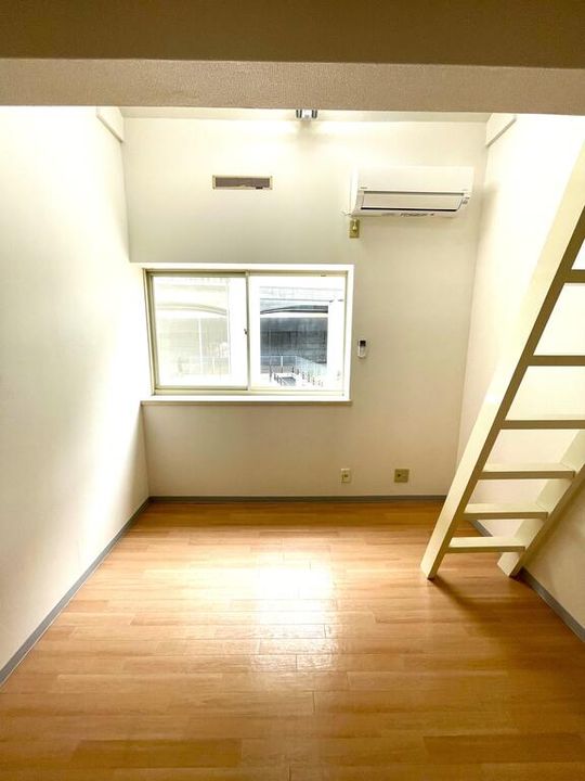 キャッスル東幸の内装