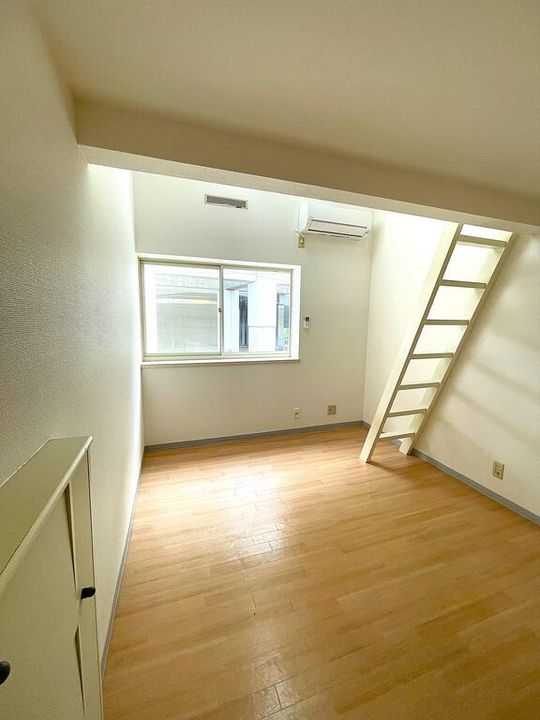 キャッスル東幸の内装