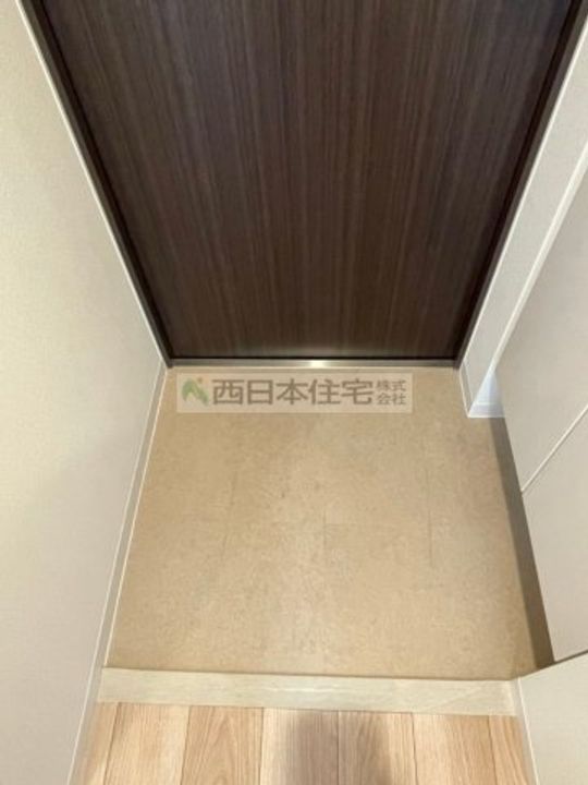 エスリード大阪上本町ブランシュの玄関