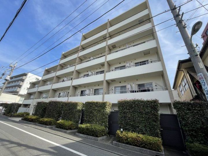 ガーデン萩中の外観