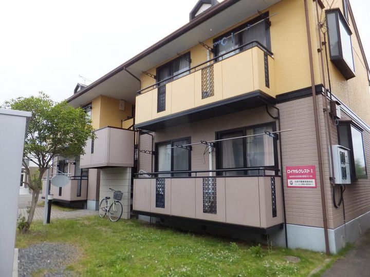 ロイヤルクレスI番館の外観