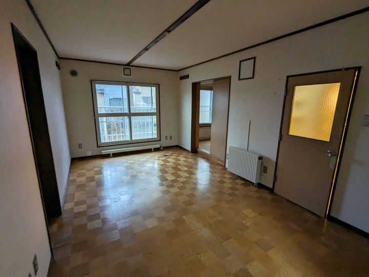 米町夕日館の居間