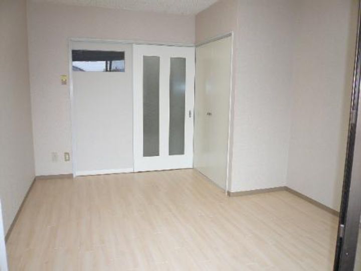 トラスティ泉本町の居間