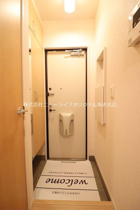メゾンドレテの玄関