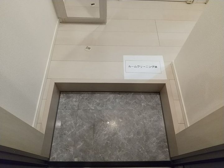 グランシャリオ金町の玄関