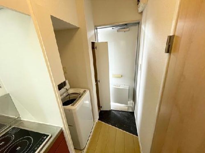 レオパレスシェドゥーブルの玄関