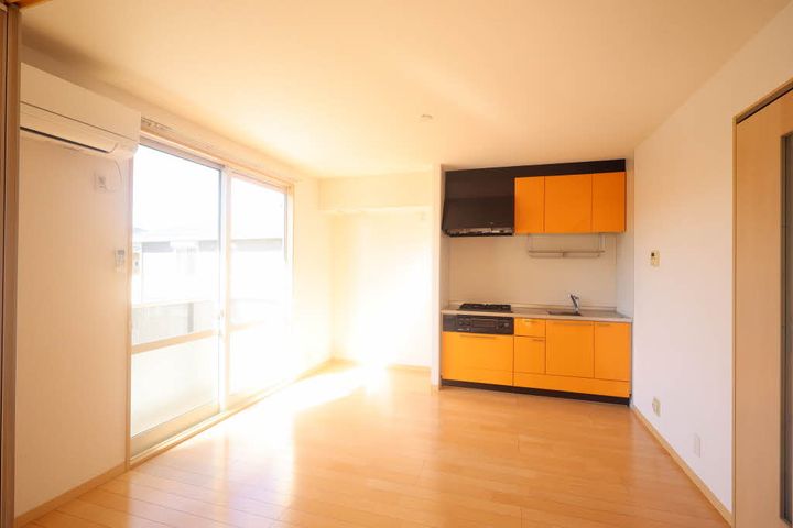 広島県東広島市西条町寺家(アパート)の賃貸物件の居間