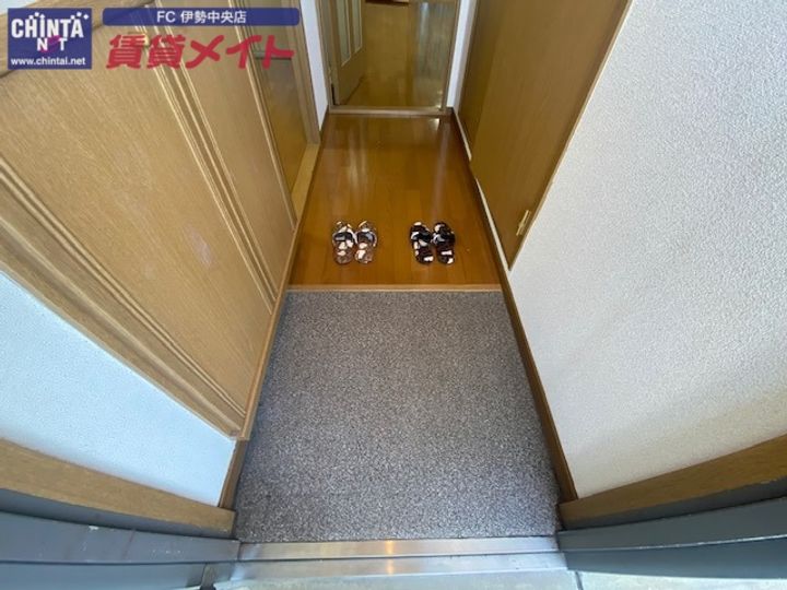 ジュニマールの玄関